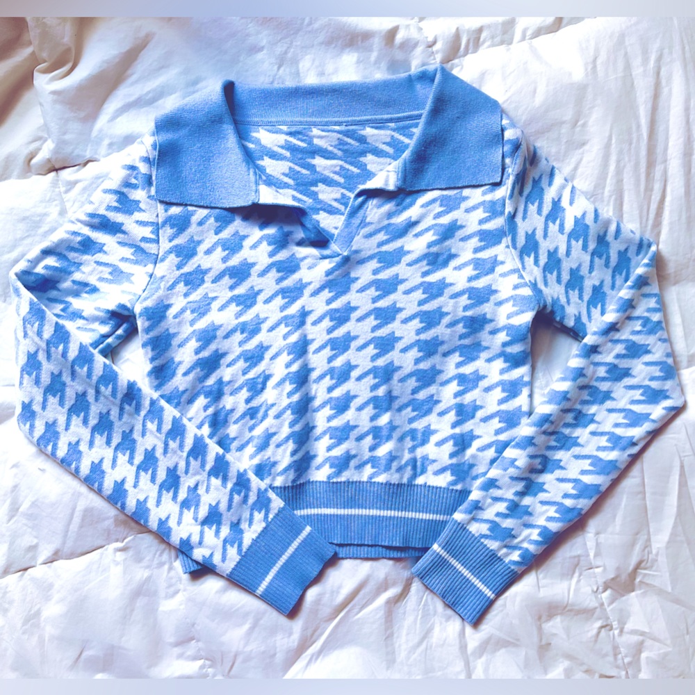 Cropped checkered sweater size: M